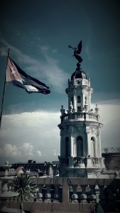 Le Capitole de La Havane et le drapeau cubain